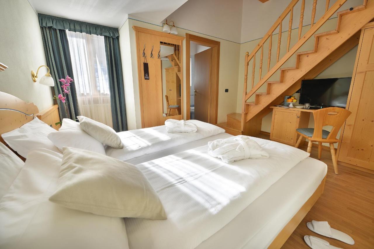 Hotel Interalpen Isolaccia Buitenkant foto
