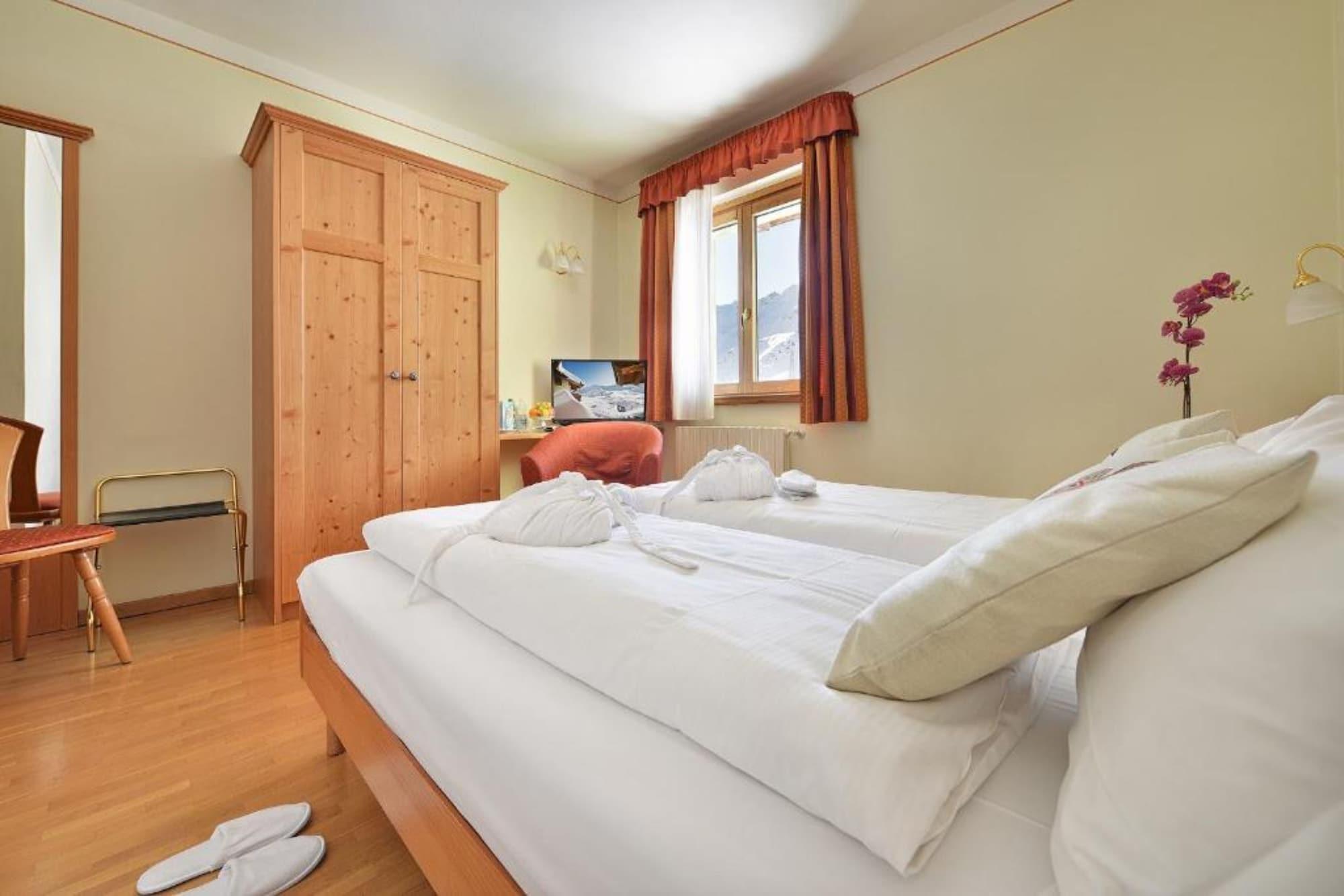 Hotel Interalpen Isolaccia Buitenkant foto