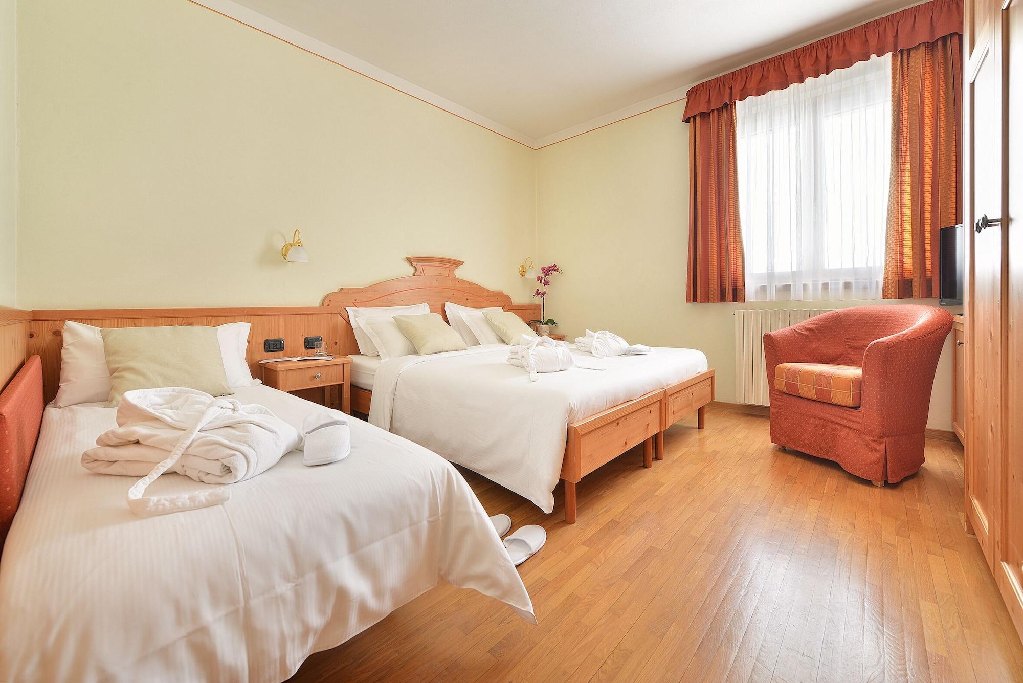 Hotel Interalpen Isolaccia Buitenkant foto