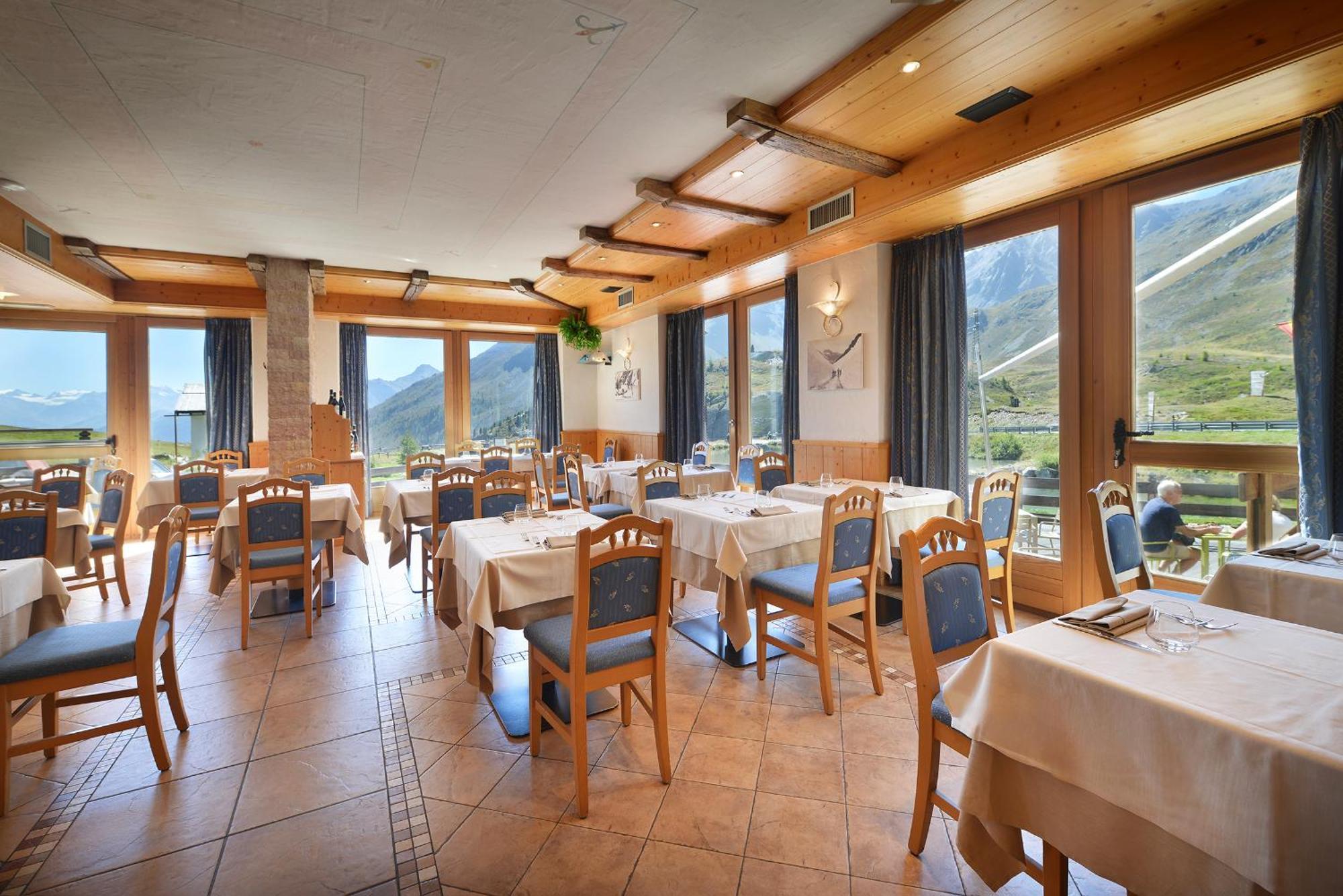 Hotel Interalpen Isolaccia Buitenkant foto