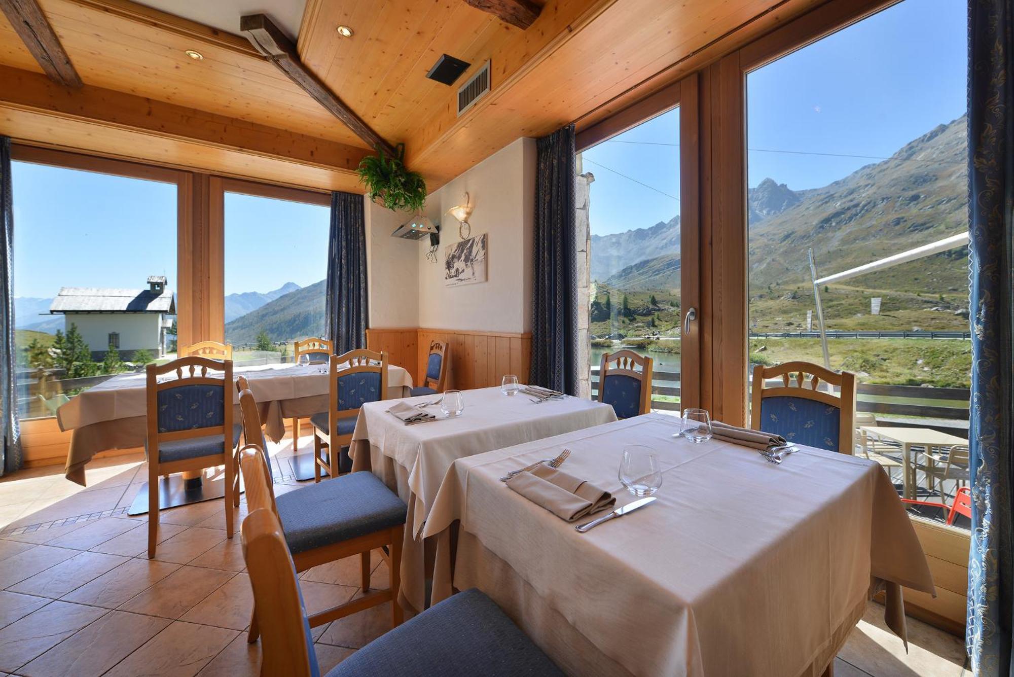 Hotel Interalpen Isolaccia Buitenkant foto