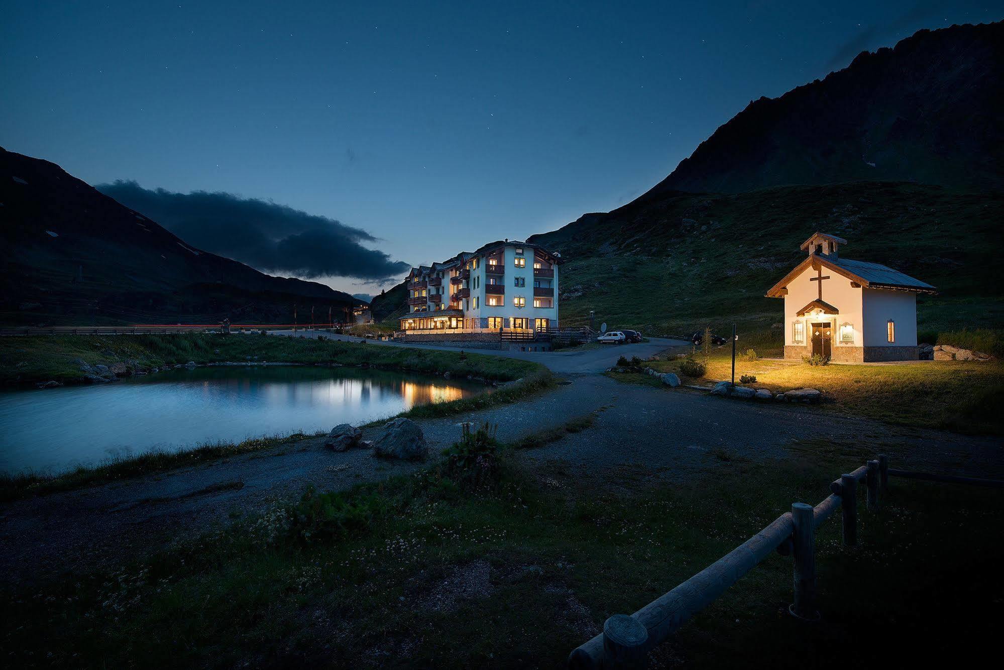 Hotel Interalpen Isolaccia Buitenkant foto