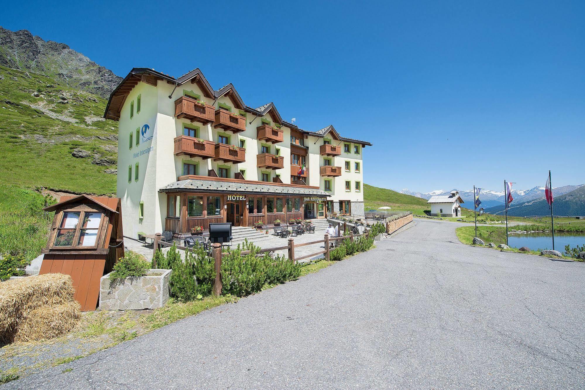 Hotel Interalpen Isolaccia Buitenkant foto
