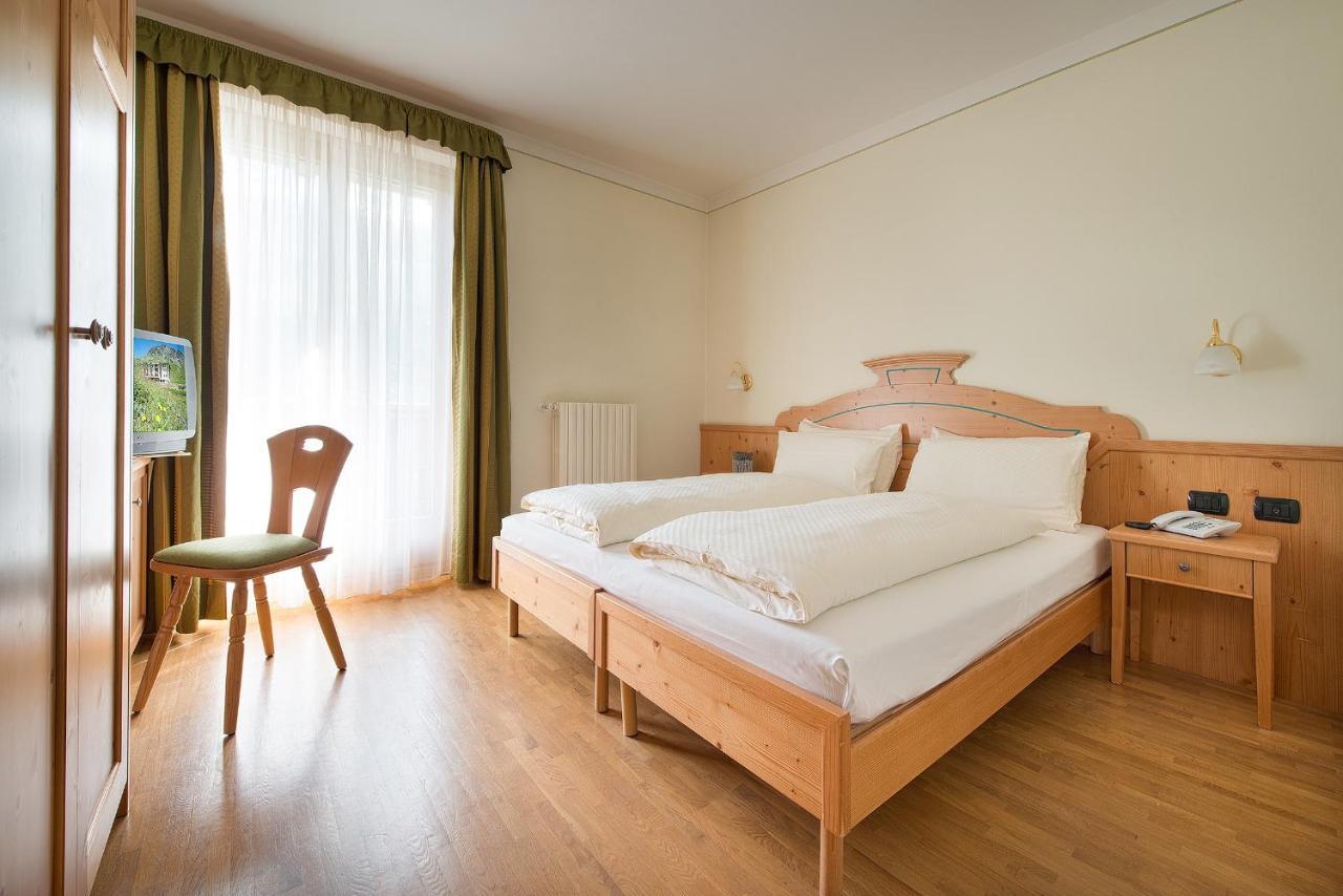 Hotel Interalpen Isolaccia Buitenkant foto