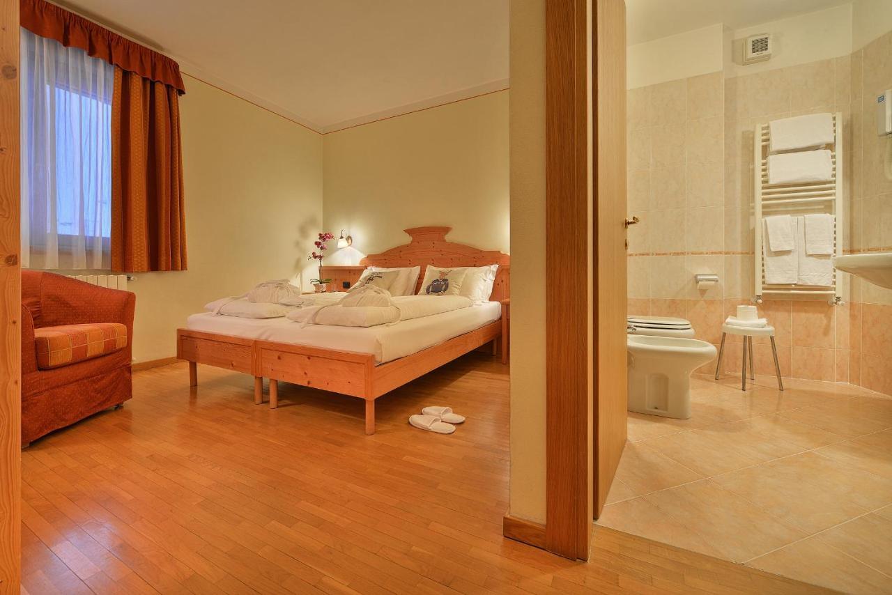 Hotel Interalpen Isolaccia Buitenkant foto